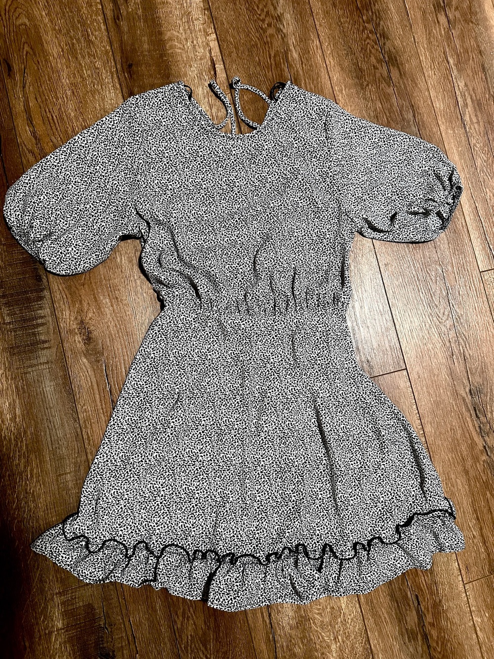 Sienna Sky Dress, Size Small Black and White animal Printed , Puff-Sleeve Dress